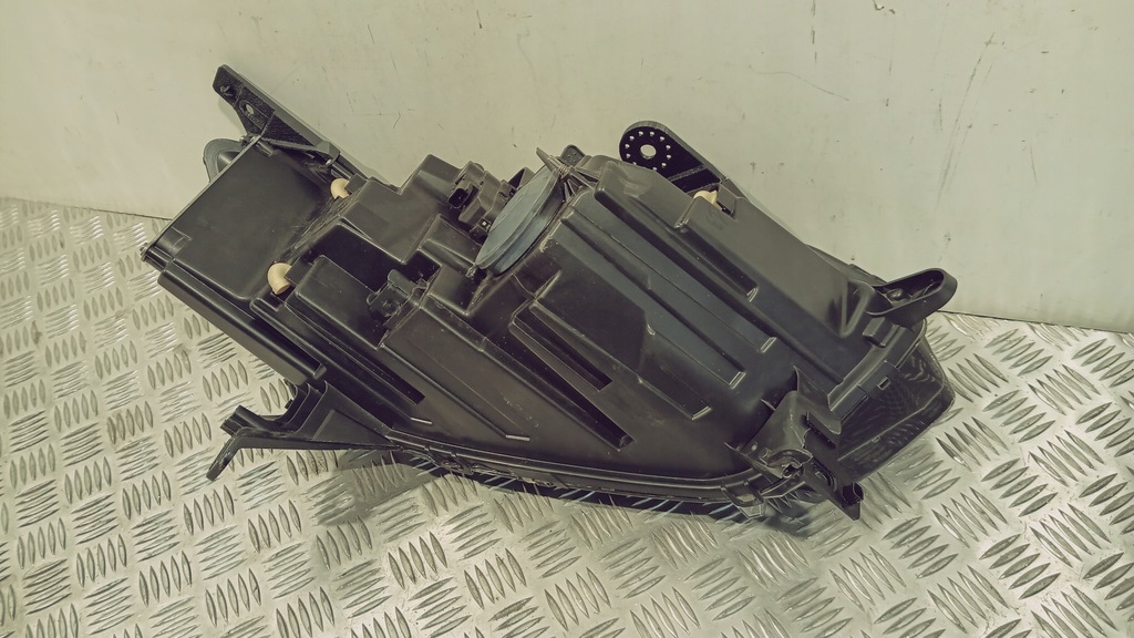 фото №16, Dacia sandero iii logan jogger 260602561r 20-25 оригинал europa full led