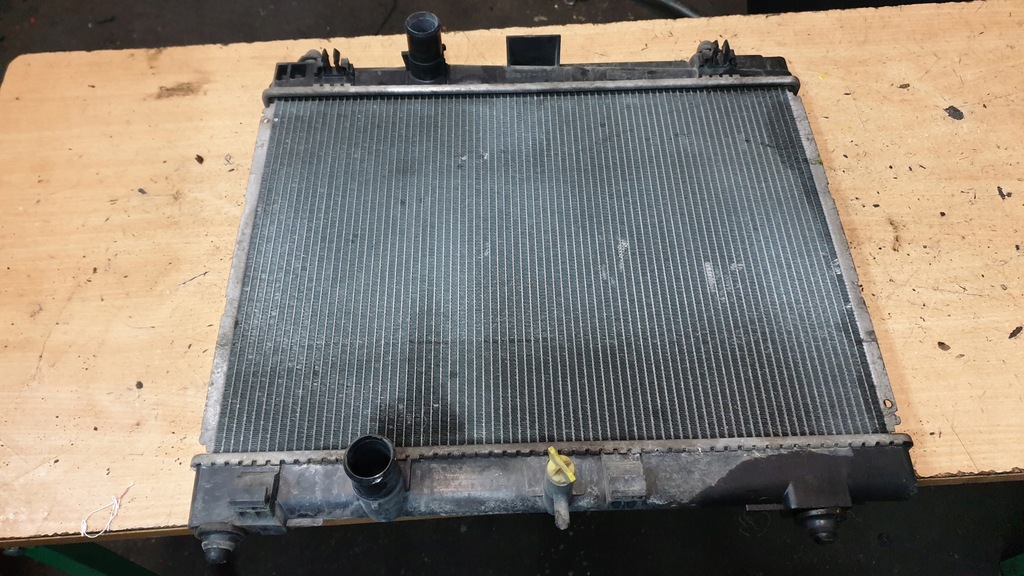 фото №1, Toyota yaris ii 1.0 12v радиатор wody