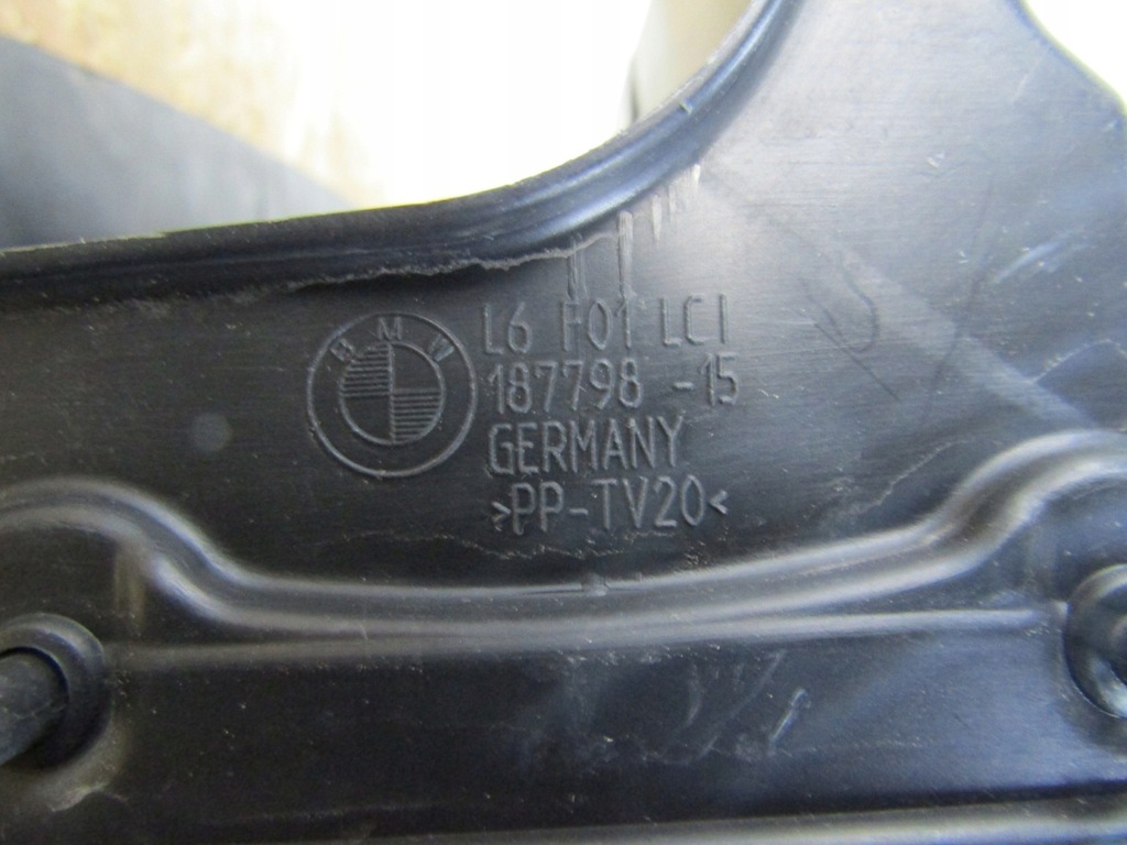 фото №12, Воздуховод впуск жалюзи воздуха bmw 7 f01 f02 6 f06 f12 11-15