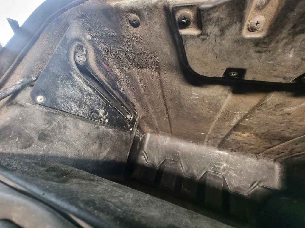 фото №14, Бардачок кабіни правий нижній оригінальний номер 504008525 iveco stralis 450 e5 07r