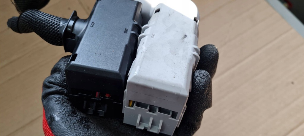 Jeep grand cherokee wl 2022 штекер разъёмы коробка предохранителей с Разборки