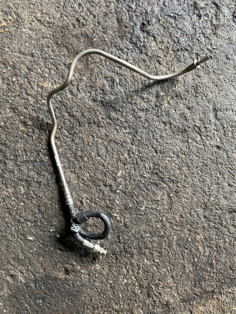 фото №1, Porsche оригінальний номер 97011033004 шланг пального