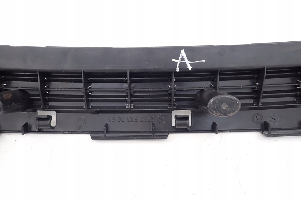 фото №8, Mercedes w212 направляющая бампер задняя a2128850665