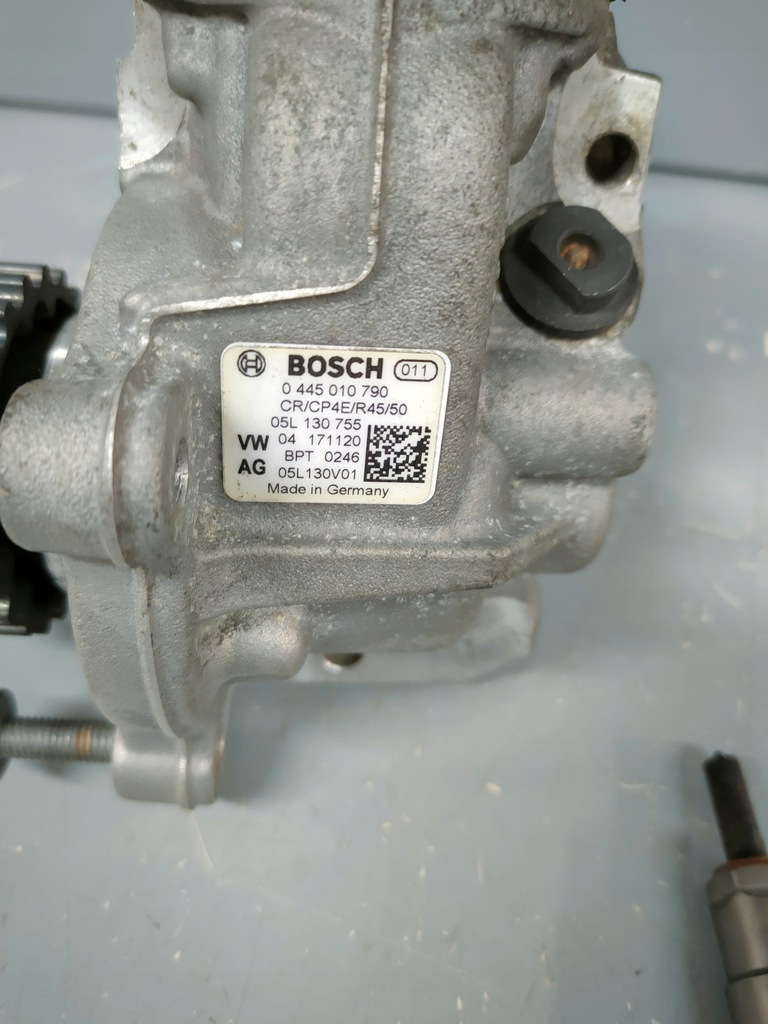 фото №10, Vw caddy 5 v 2k7 система упорскування форсунки насос 2.0-tdi dtr delphi 05l130755