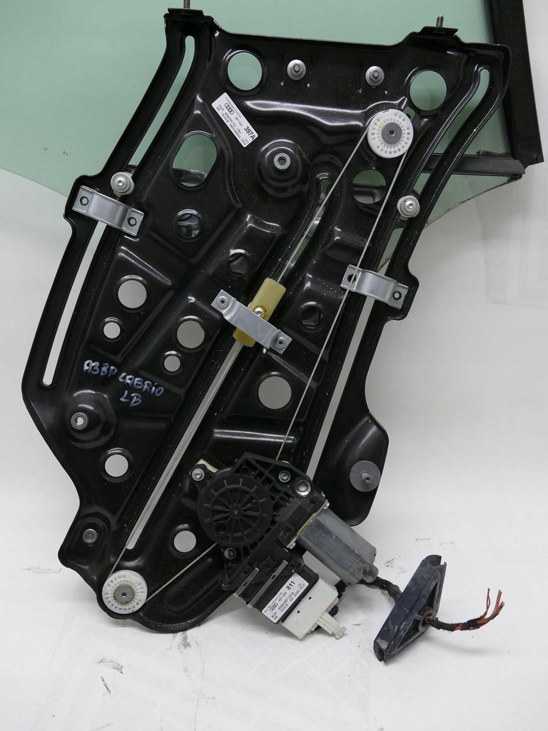 фото №5, Audi a3 8p cabrio подъемник стекло левый задняя стекло