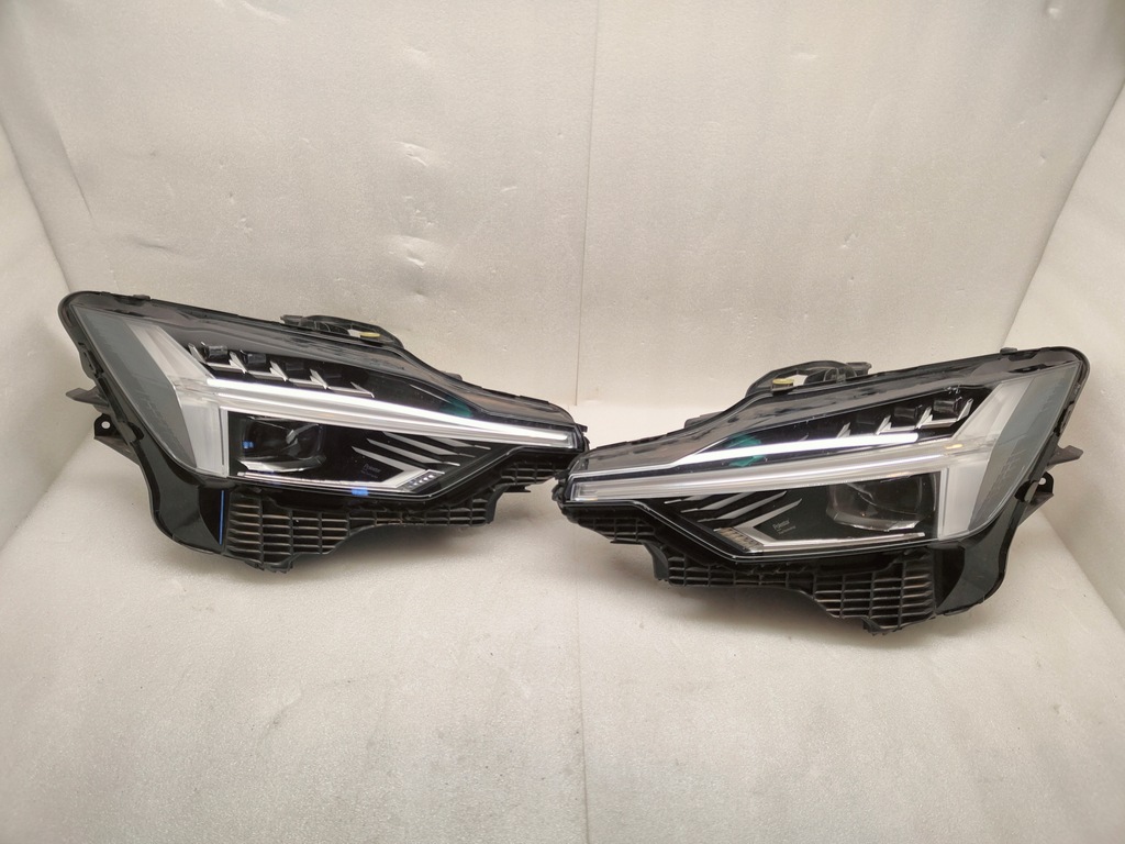 фото №1, Volvo polestar full led комплект лампа передних p31698070, p31698071