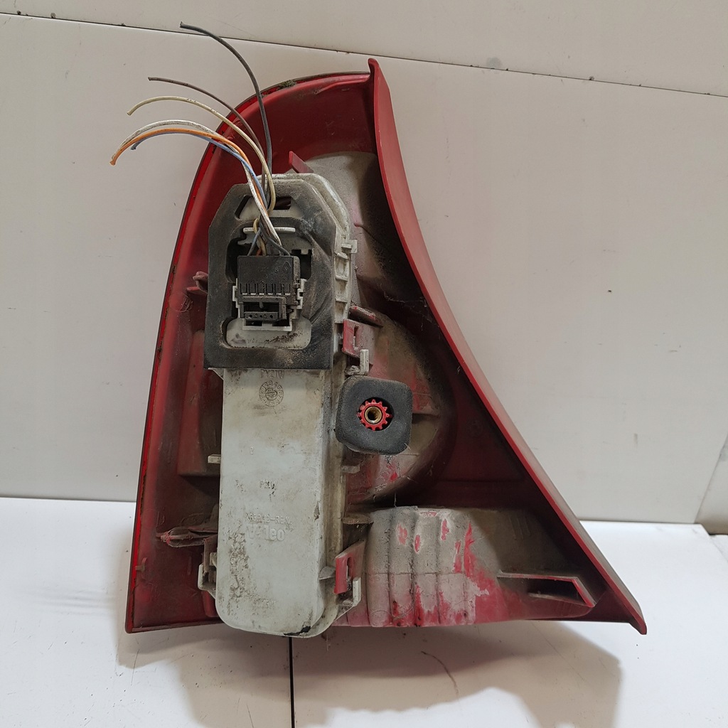 фото №4, Лампа правая задняя renault clio 2 lift