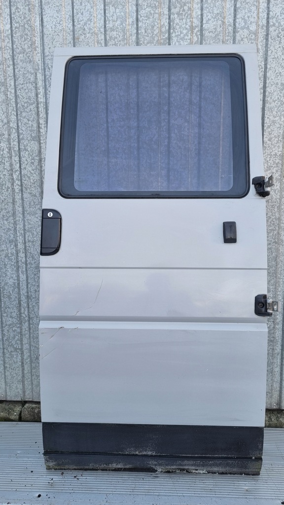 фото №1, Vw t4 doka дверь задние правое стекло полный