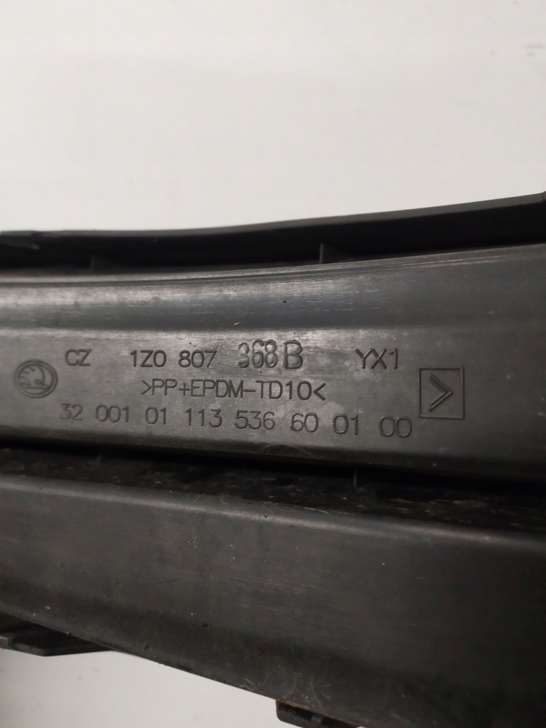 фото №6, Заглушка бампера лівий перед skoda octavia ii lift 1z0807368b