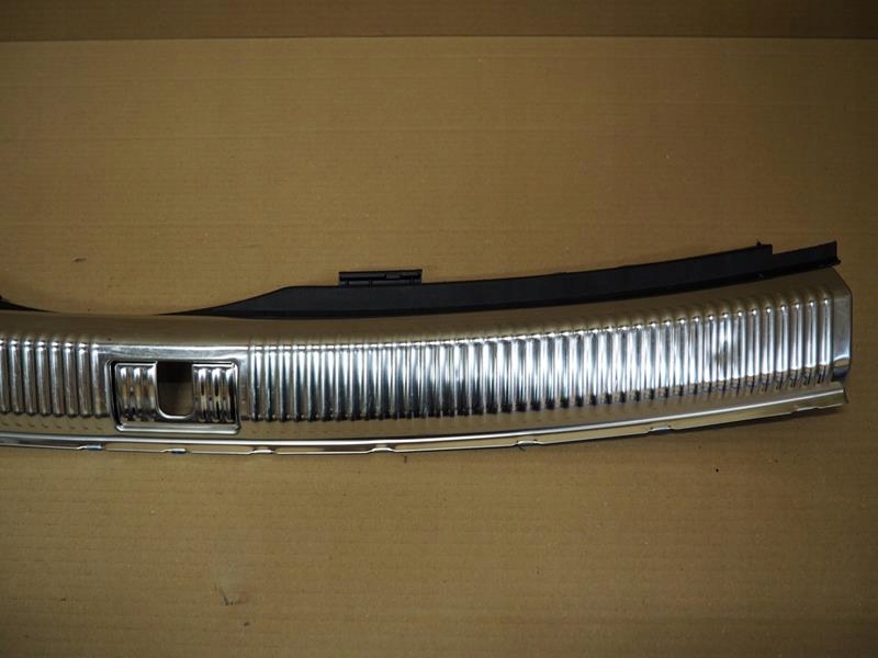 фото №3, Молдинг накладка защита поперечина задняя audi a6 c7 kombi