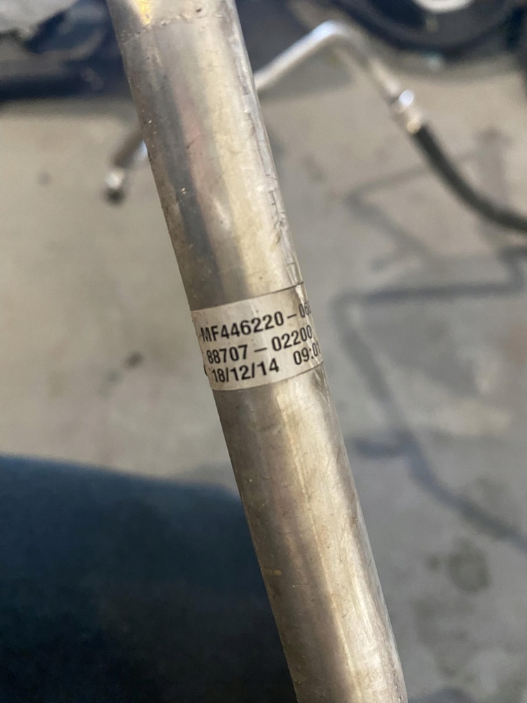 фото №8, Auris ii 1.8 шланг кондиционера 88704-0z170