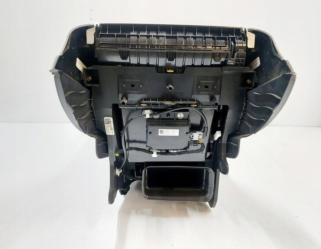 Купить Tesla 3 tesla iii 19r. туннель средний подлокотник 1499043-00-a