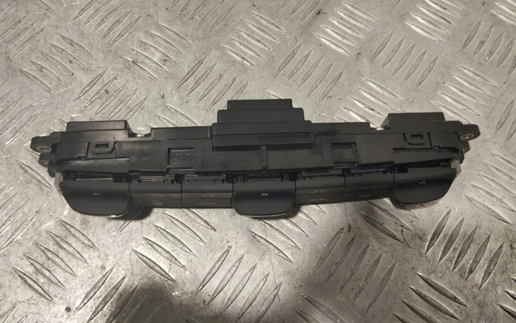 Выключатель температурный, вентилятор кондиционера maserati levante 2019 06701 с Разборки