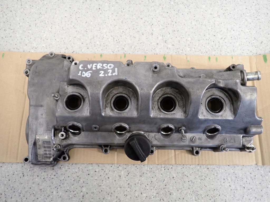 фото №1, Toyota corolla verso avensis t25 2.2 d4d крышка клапанов 2ad