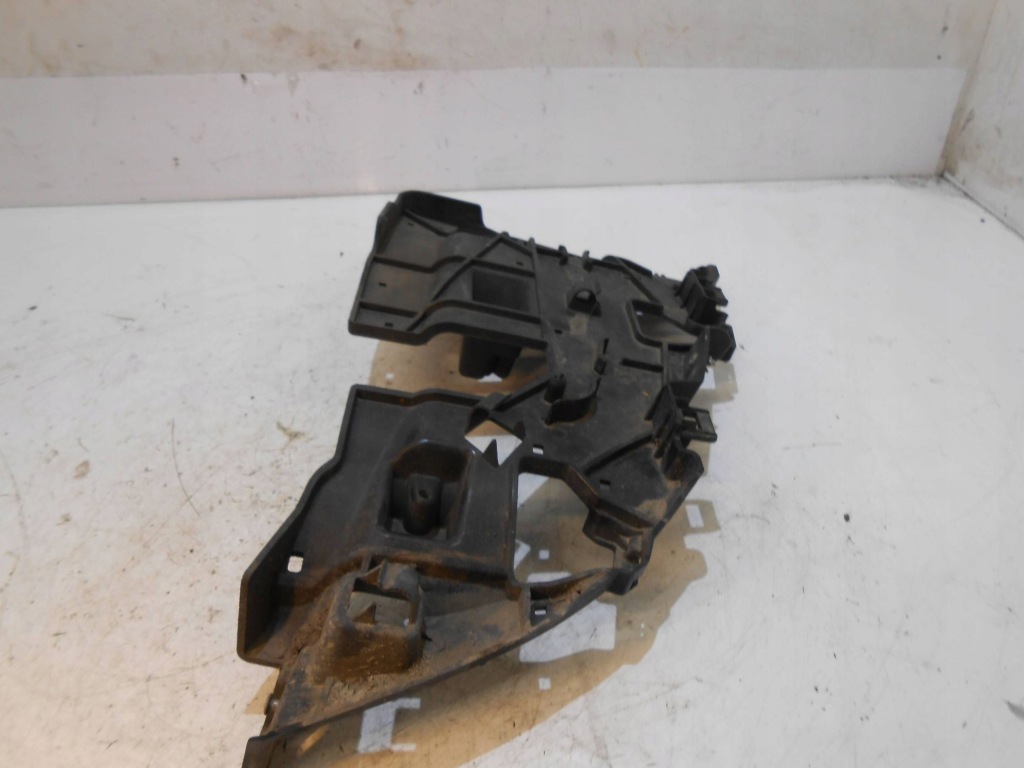 Mercedes w238 напрямна лівий бампера заднього кронштейн вихлоп a2388850701 Зі Шроту