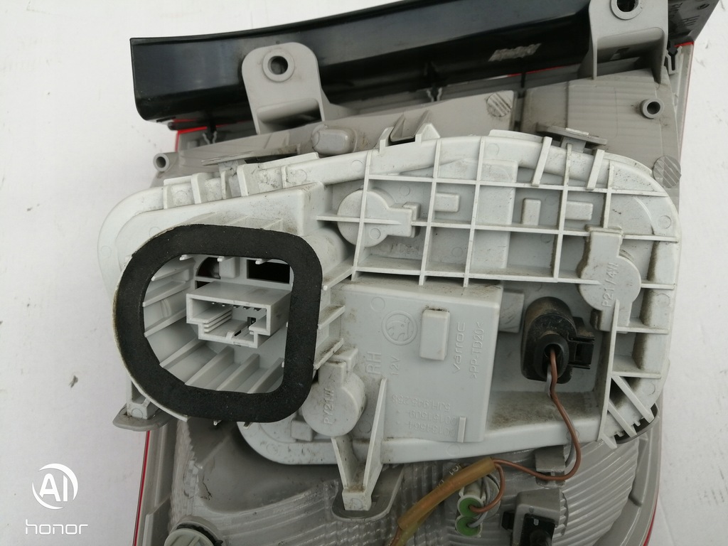 фото №10, Лампа задня задня права 5jh945096 skoda rapid lifback 12-17r