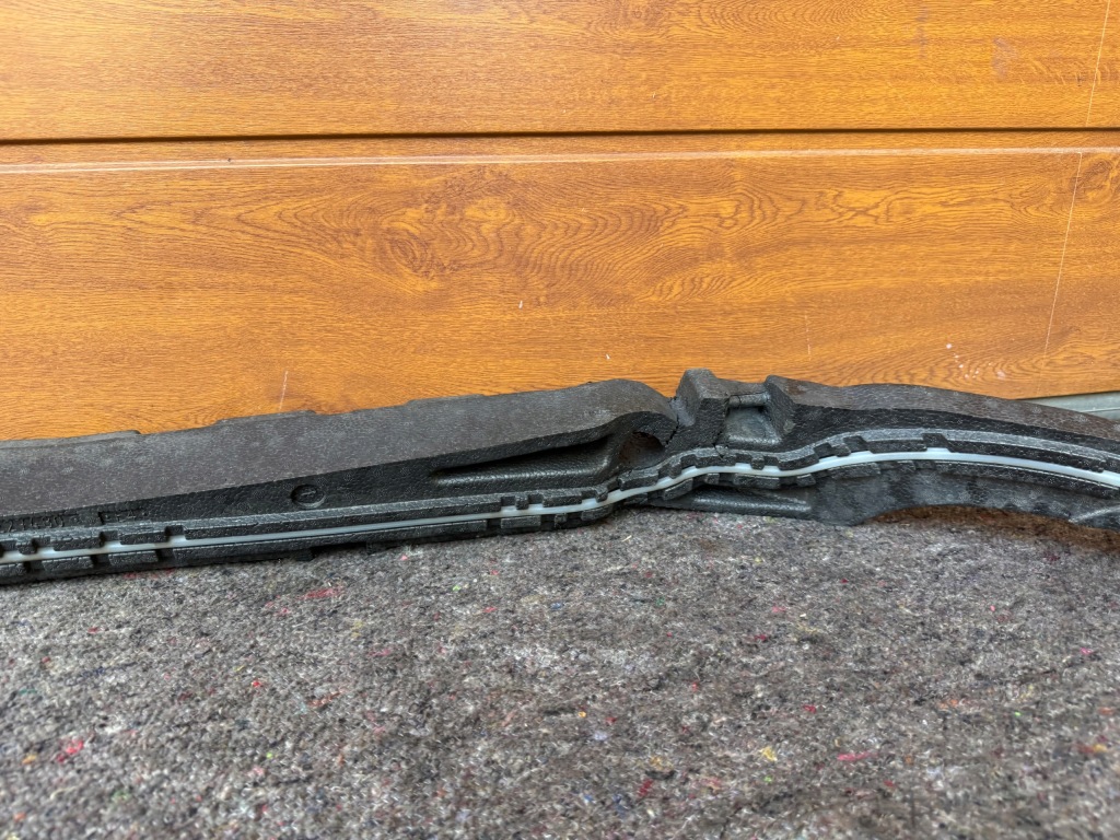 Opel insignia 2 b рестайлинг  абсорбер пена бампера перед датчик 39227480 в Украине