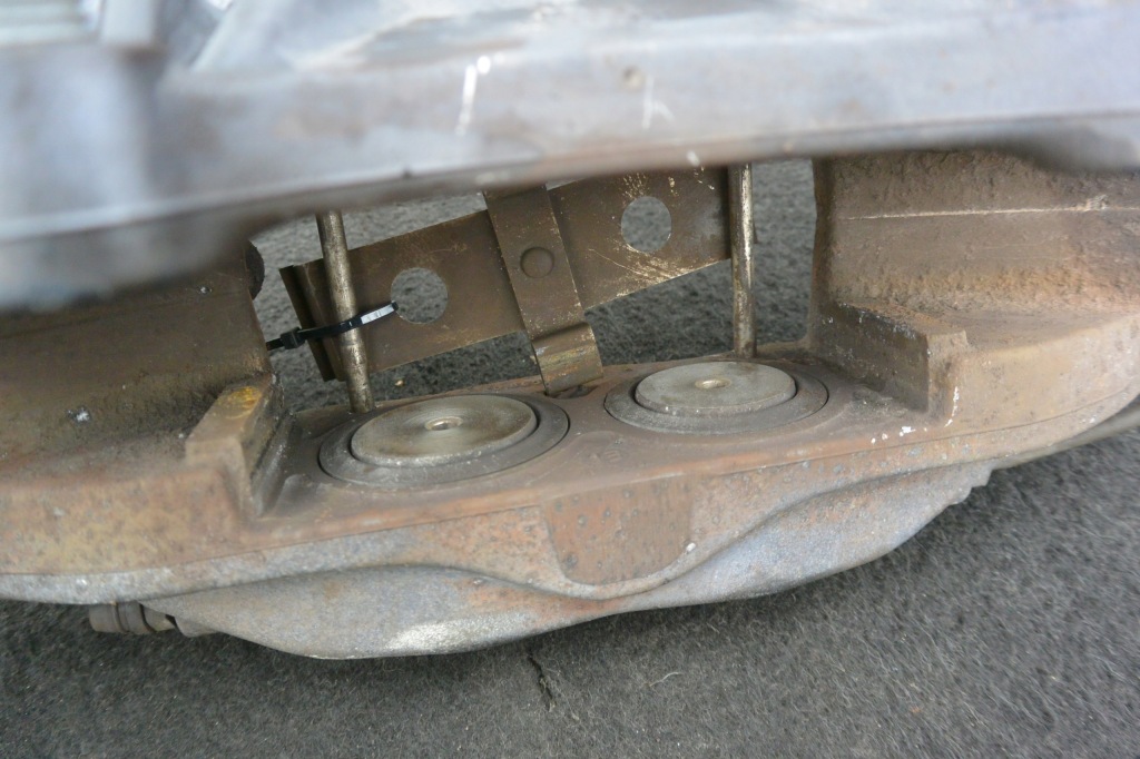 Супорт перед правий лівий шланг tesla model s Доставка