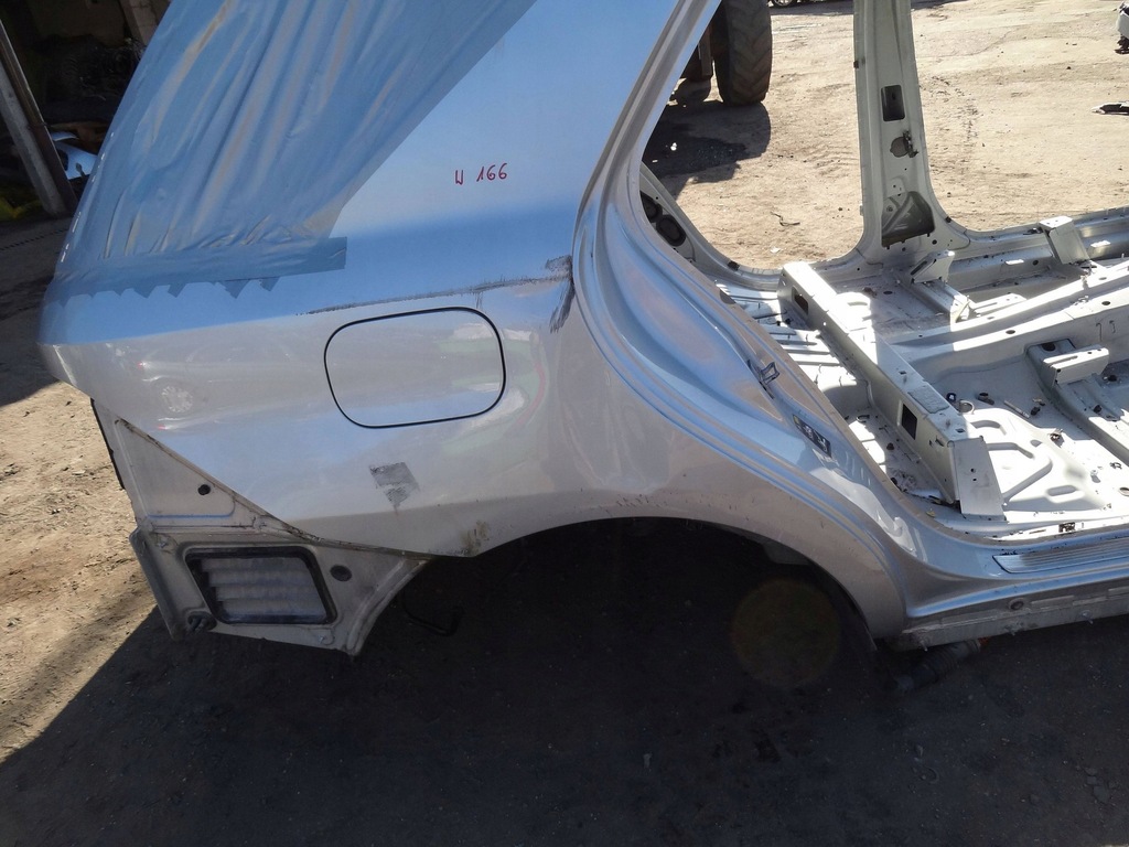 фото №1, Mercedes-benz ml w166 2012 suv чверть правий задня задня колір 775