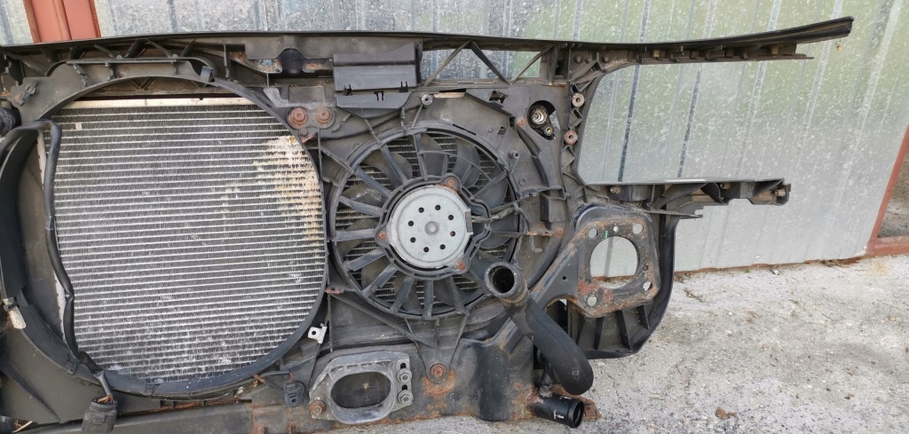 Комплектный  передний ремень радиатор вентилятор audi a4 b6 2.5 tdi 8e0805594a Киев