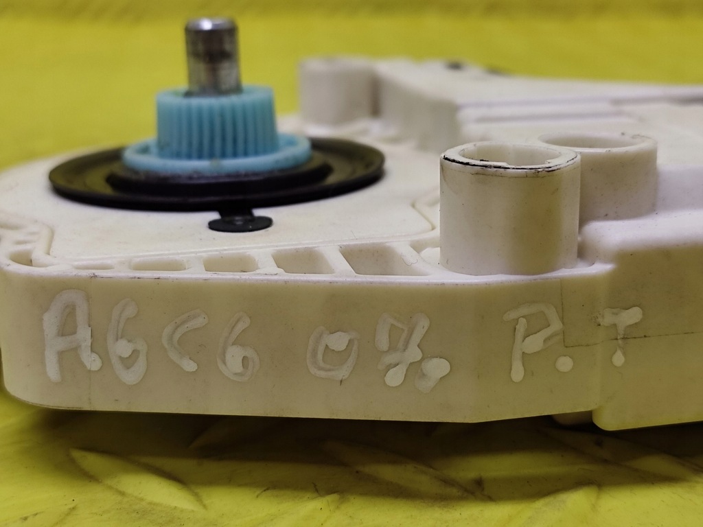 фото №5, Audi a6 c6 моторчик стекло правый перед 4f0959802d