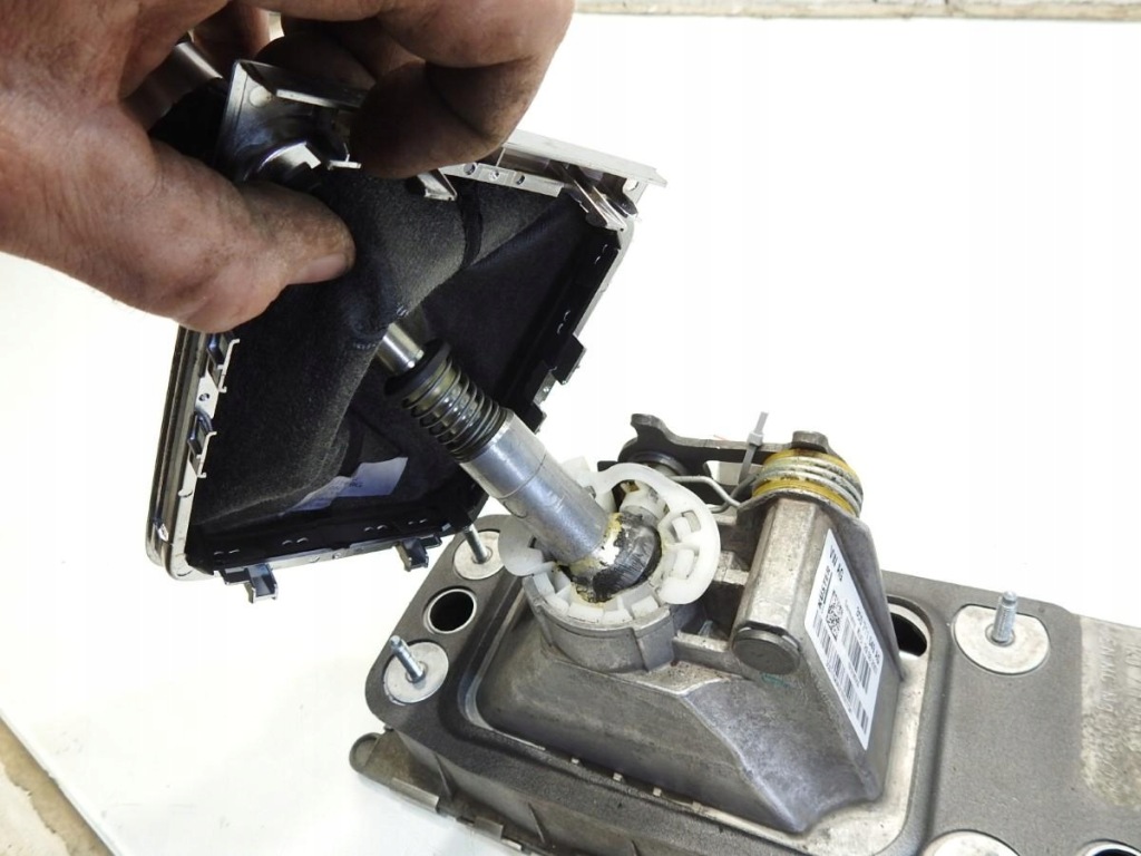 Купити Куліса  перемикання передач троси vw passat b7 2.0 tdi 3c0711049ag