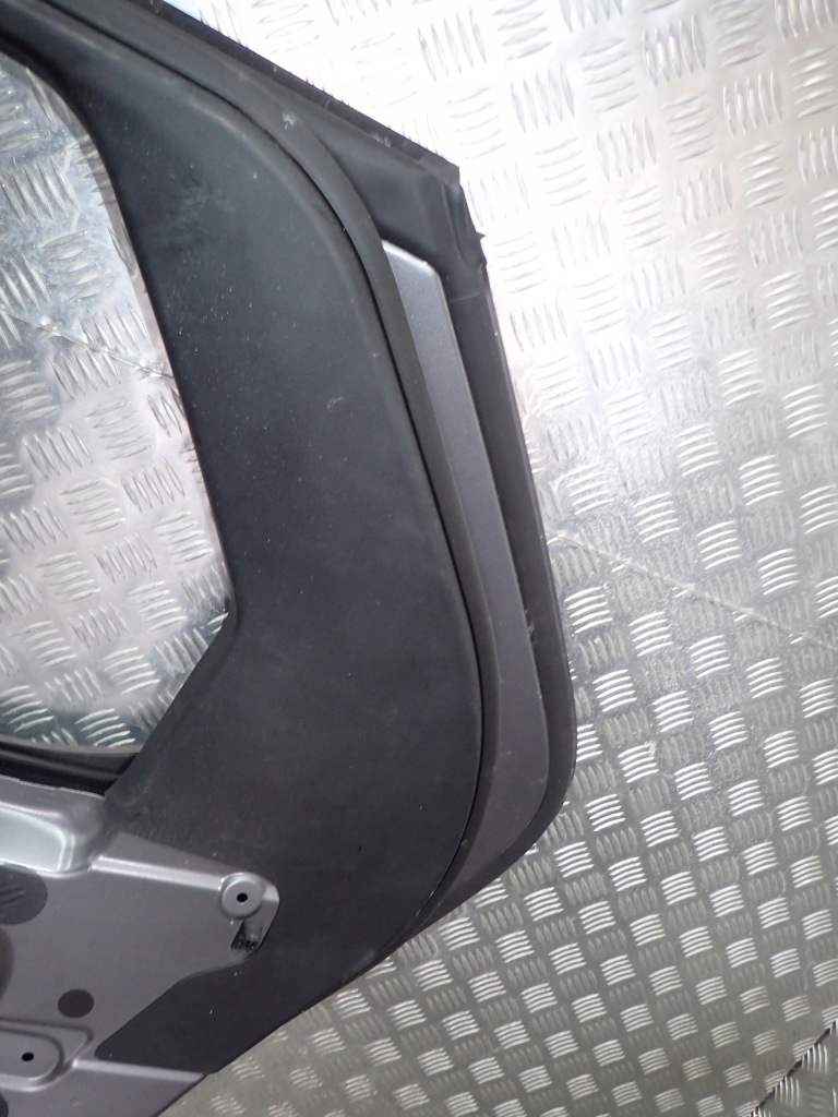 фото №13, Land rover discovery v l462 дверь задняя задние правое полный стекло n132