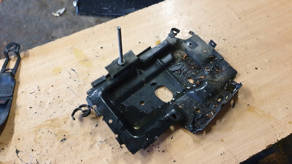 фото №1, Peugeot 206+ plus основание аккумулятор