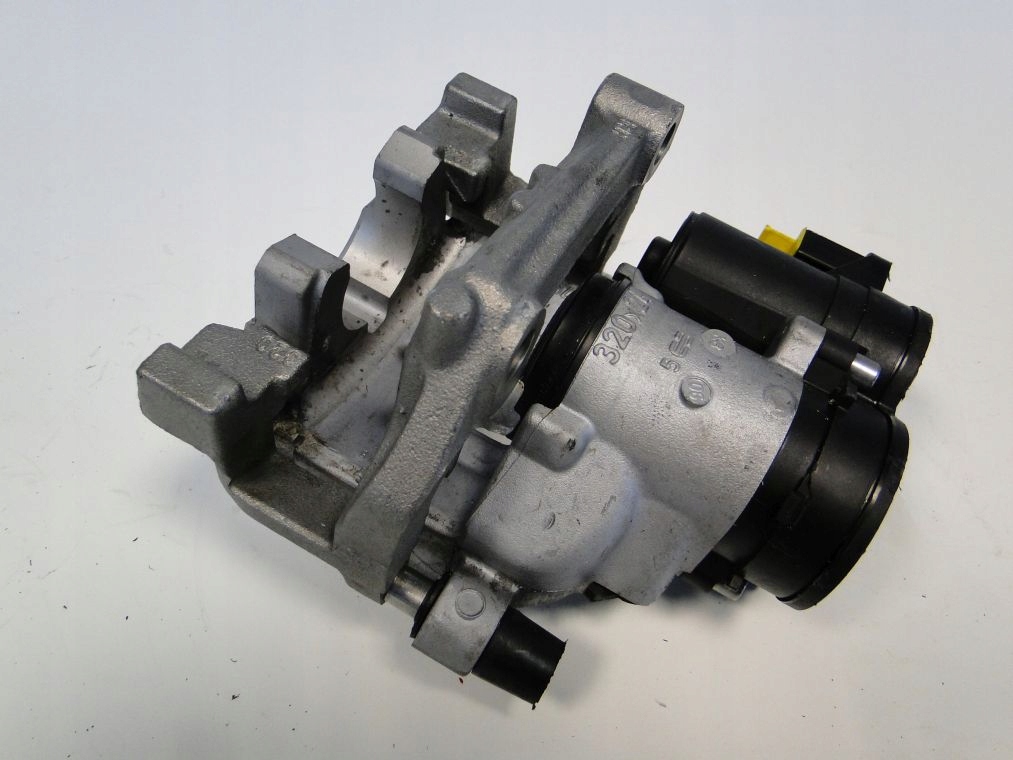 фото №7, Mercedes glc x253 суппорт 320x24 a2534231298