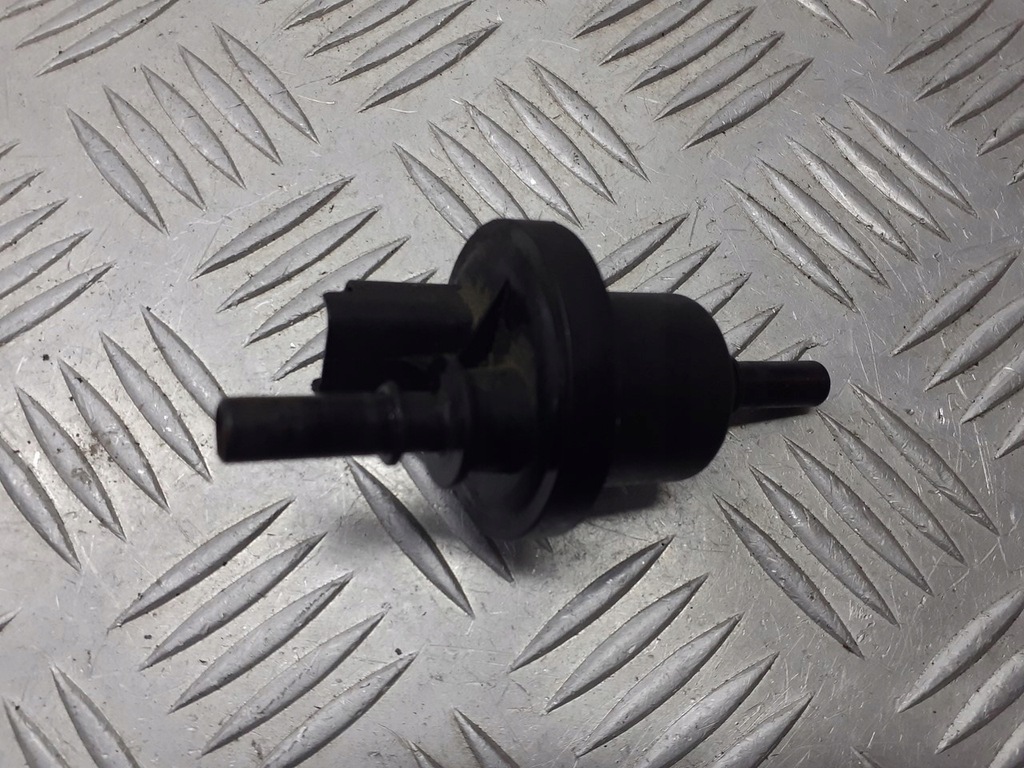 фото №1, Клапан вакууму renault scenic ii 1.6 8200824427