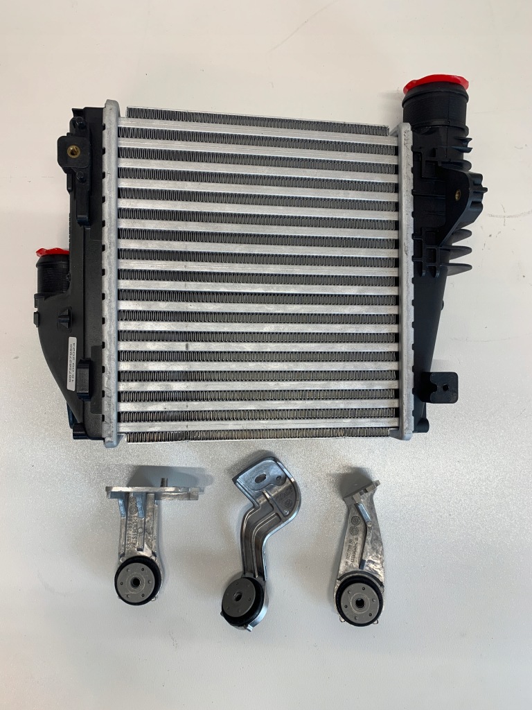 Купити Citroen c4 picasso 2 інтеркулер новий з крепленнями комплектний