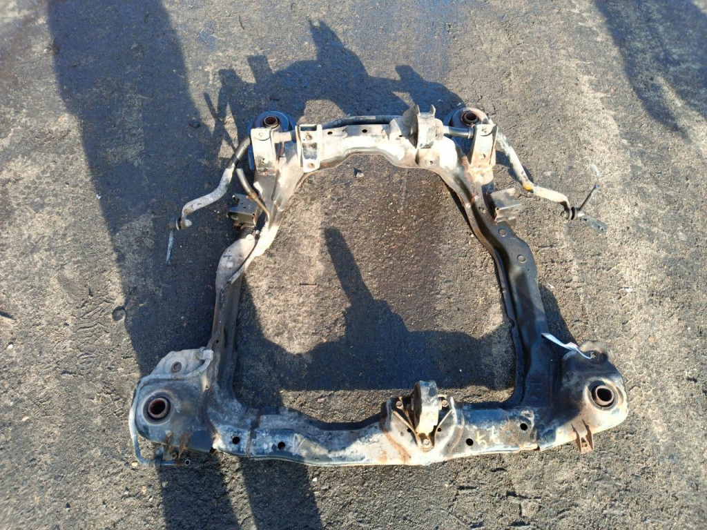 фото №1, Hyundai tucson i 2.0b подрамник перед