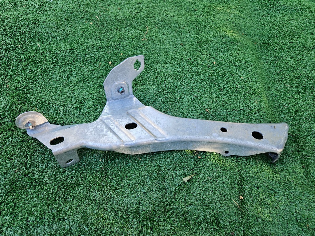 фото №1, Кронштейн крыла левый перед ford focus mk4 iv 4