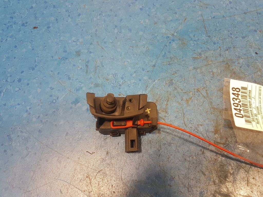 фото №1, Audi a5 8t привод крышка топлива 8k0862153c