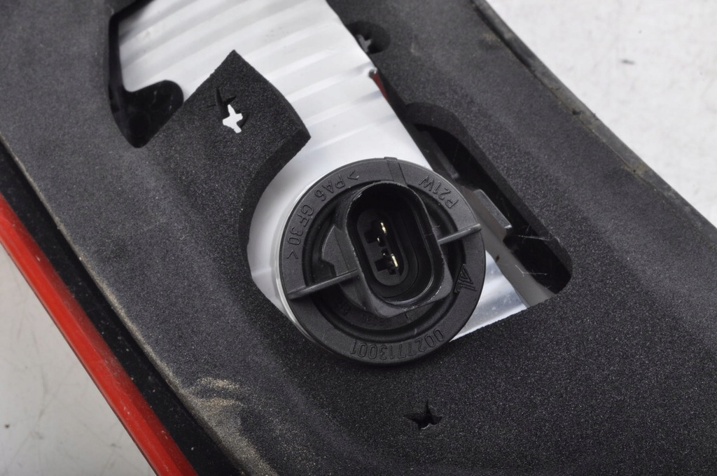 фото №7, Volvo c30 лампа левая задняя левый задняя 31213913