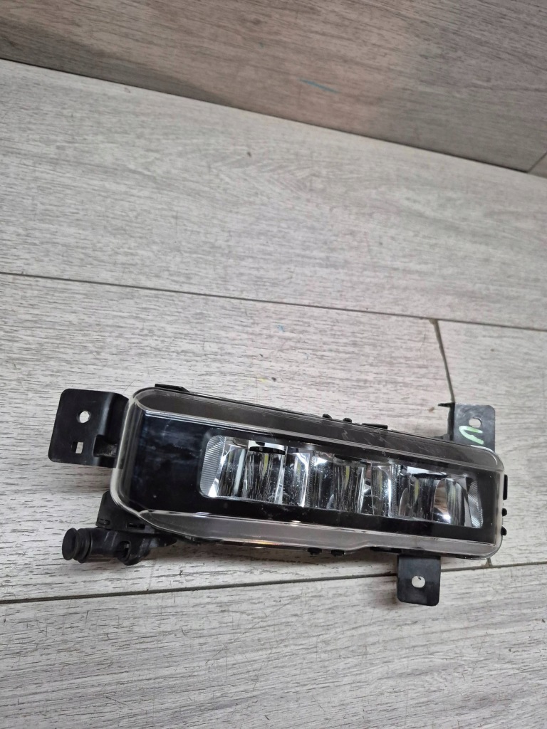14245. bmw 3 g20 противотуманная фара led левый передок  7433787 Недорого