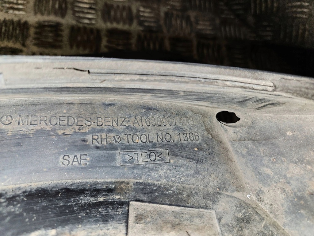 фото №5, Mercedes-benz ml w163 2003 задняя сторона правая брызговики задние