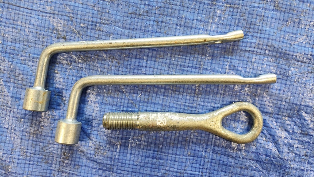 фото №1, Ключ do kół infiniti q50 q60 q70