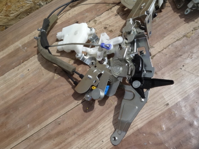 фото №3, Dacia dokker 2016 замок дверь правых раздвижных