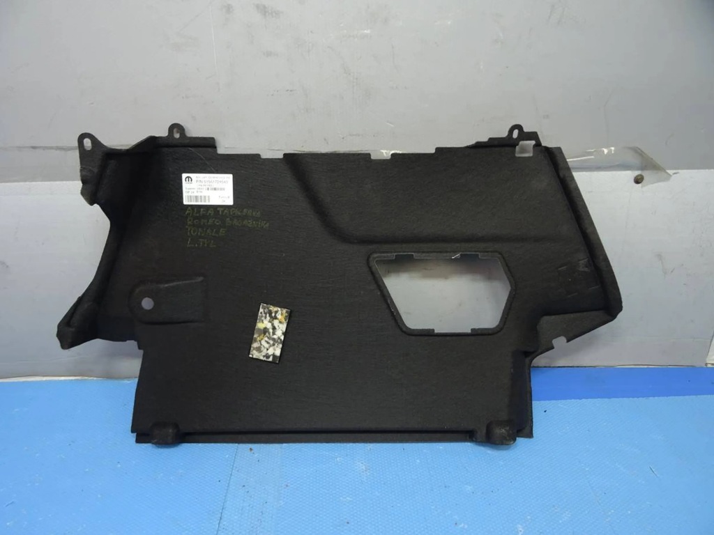 фото №2, Обивка обшивка багажника левая левый alfa romeo tonale