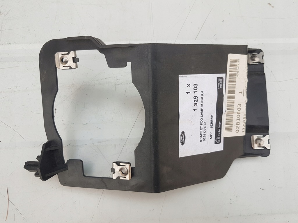 фото №1, Рамка кронштейн противотуманной фары правый перед - fusion lift