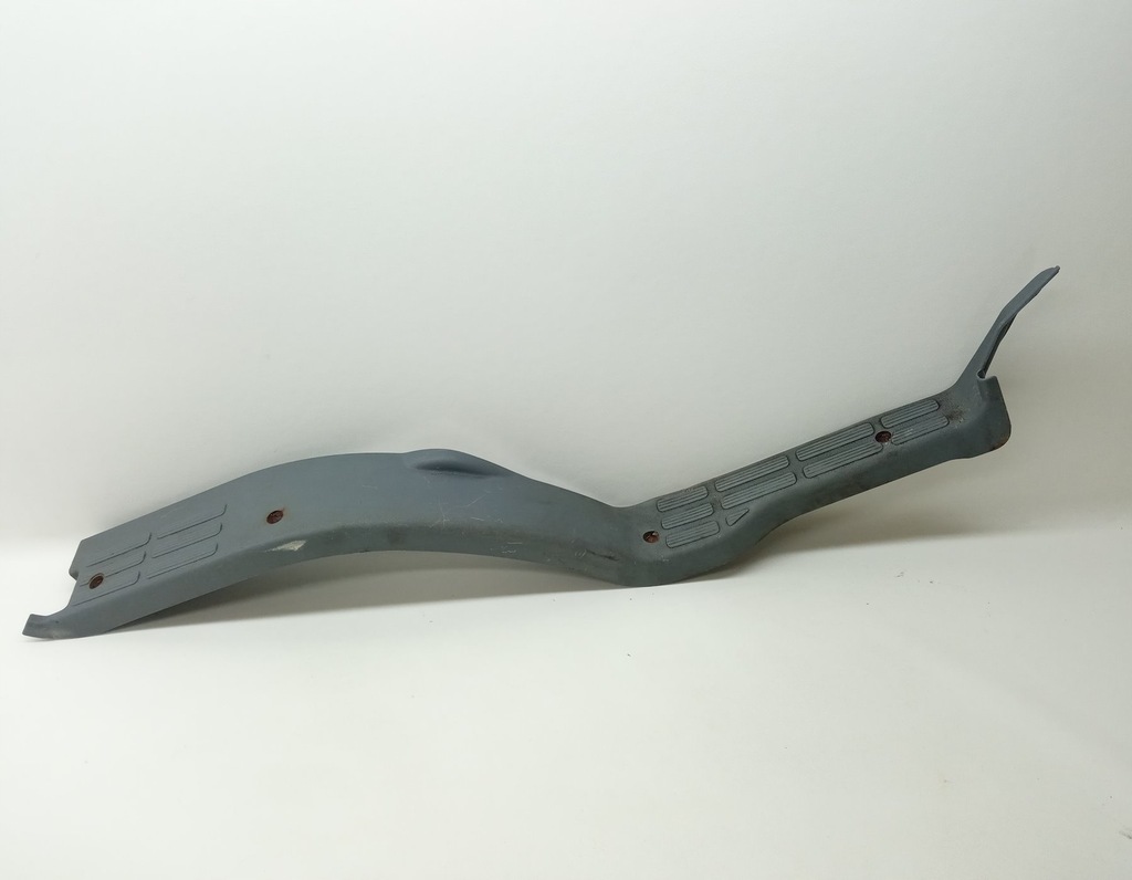 фото №1, Накладка поріг права mitsubishi canter 3c13