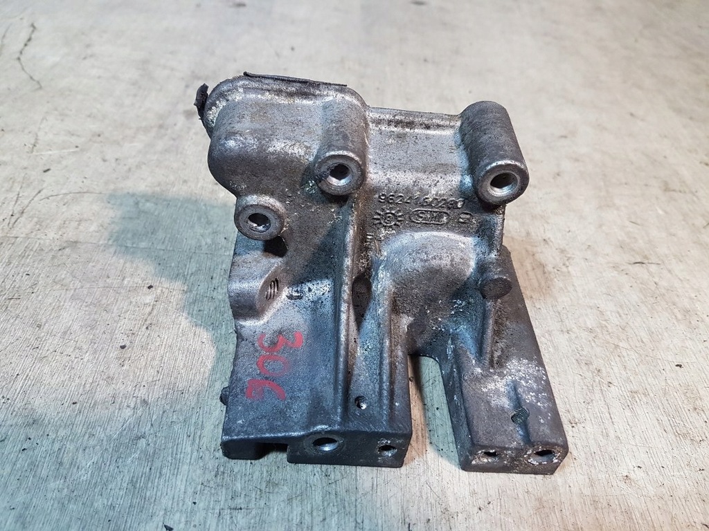 фото №1, Кронштейн кронштейн катушки peugeot 306 lift 1.6 8v