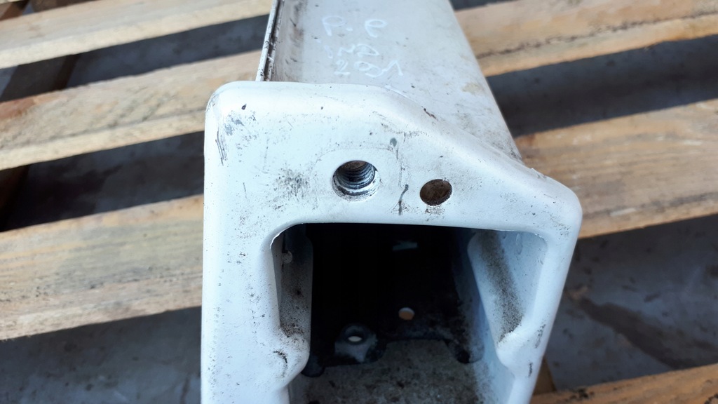 фото №6, A4 b8 s4 лонжерон наконечник правый правая перед ly9c