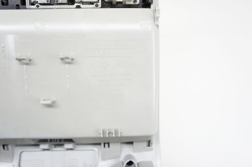 фото №5, Sk011 vw golf vii лампа потолочный перед 5g0868837 5g0867591