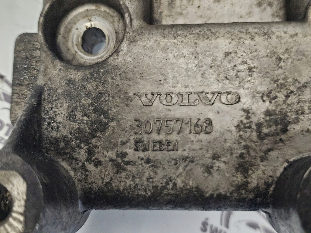фото №6, Volvo xc70 2.4 d5 d5244t d5244t4 кронштейн двигуна 30757168