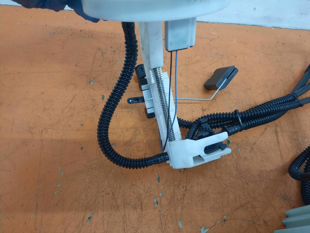 Mercedes c-klasa w 204 07-14 насос паливна / система вимірювальний a2044700694 в Україні