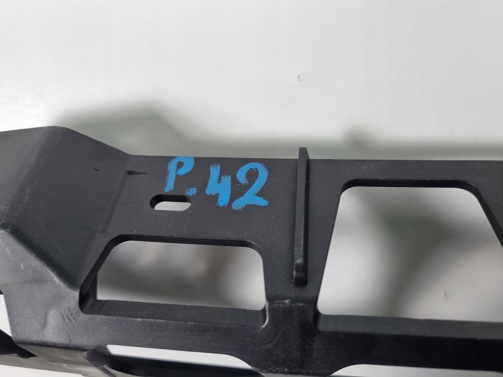 фото №9, Porsche cayenne 7p5 направляющая кронштейн бампера задняя 7p5807863 новый оригинальный номер