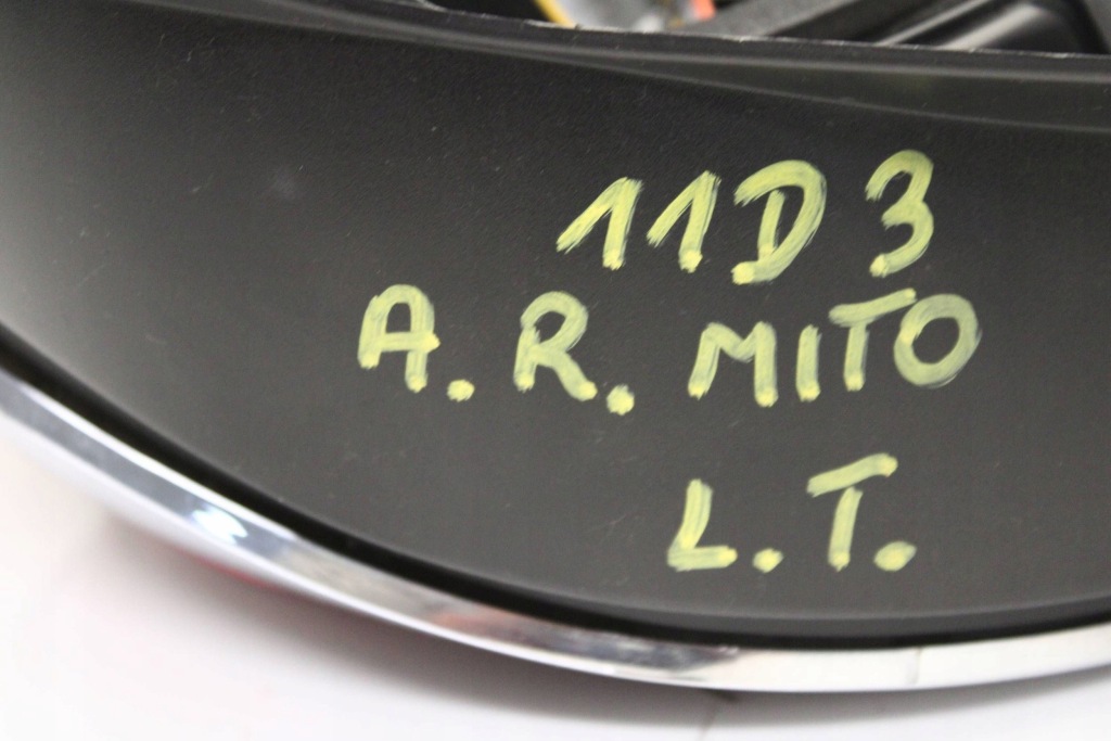 Alfa romeo mito 08r- лампа правая задняя задний  правый 156085856 Цена