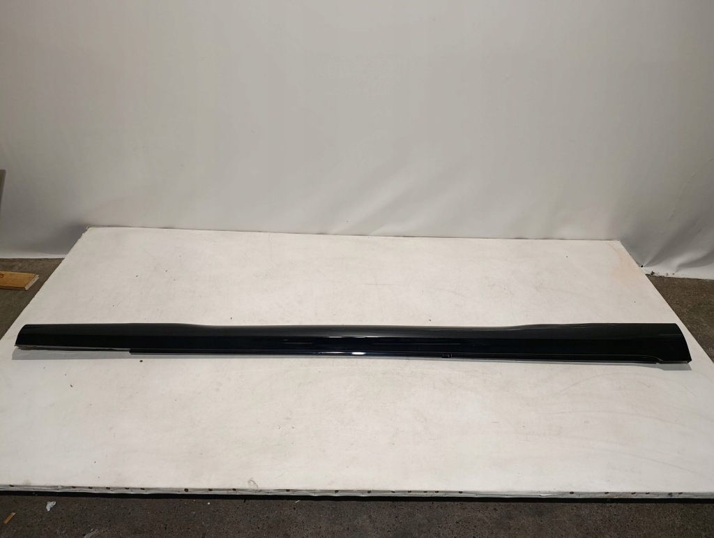 Купить Молдинг порог правая mercedes eqe v295 amg a2956983200